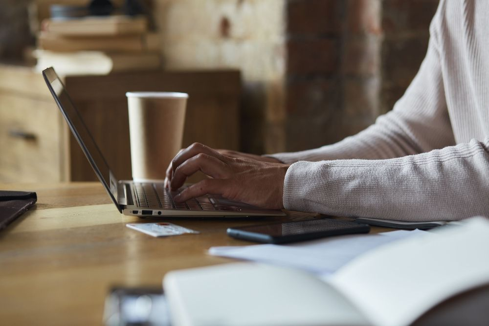 How to write optimal out-of-office messages for vacations, absences, and job transitions